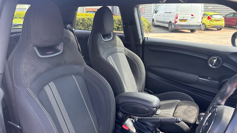 MINI Hatchback 1.5 Cooper Sport II 3dr Petrol Hatchback